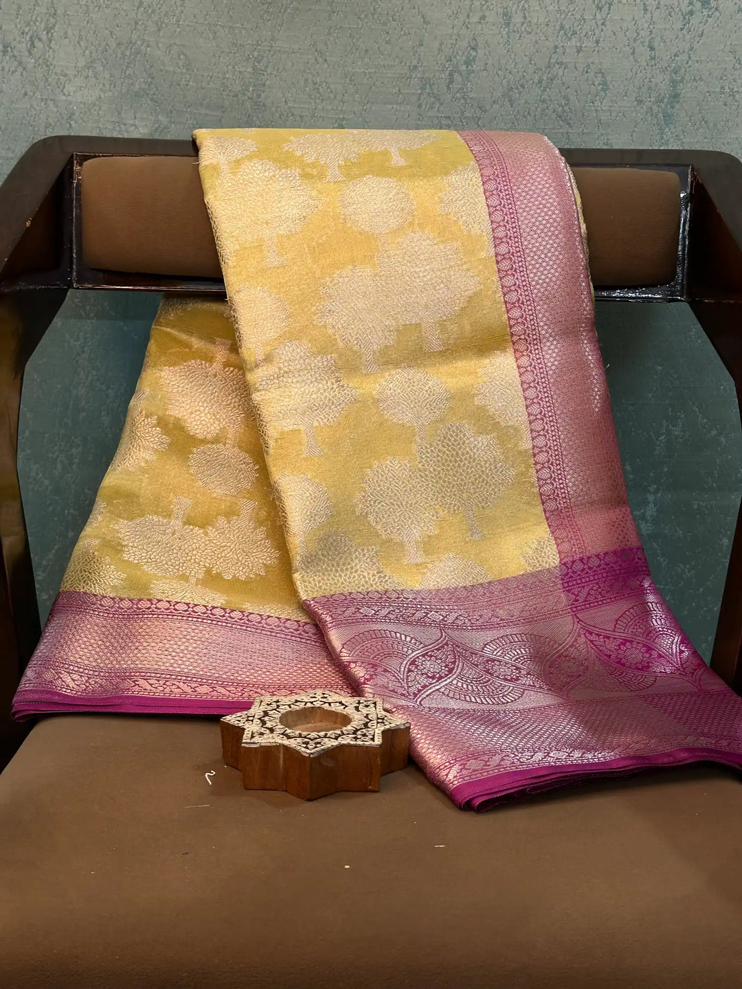 Contemporary Weave Kora Tissue Silk Banarasi Saree