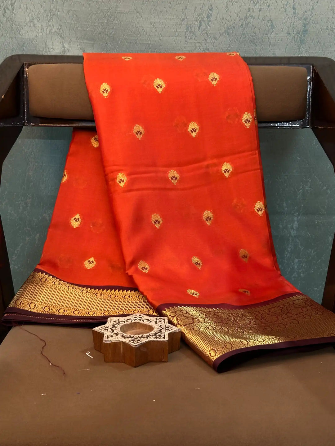 Contemporary Weave Kora Tissue Silk Banarasi Saree