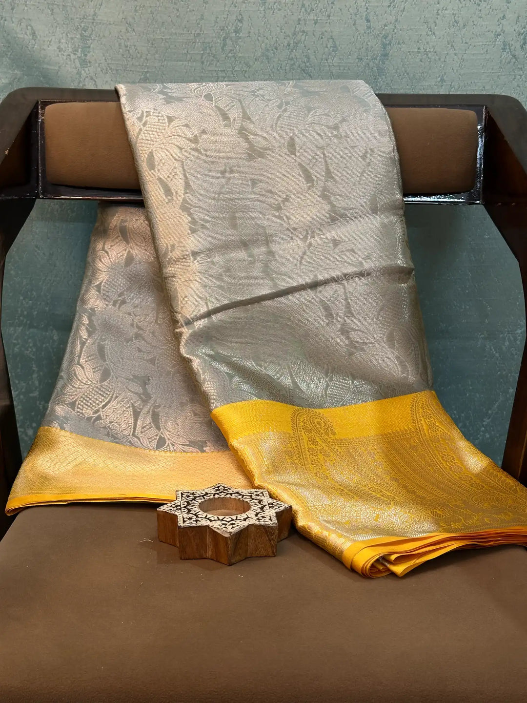 Contemporary Weave Kora Tissue Silk Banarasi Saree