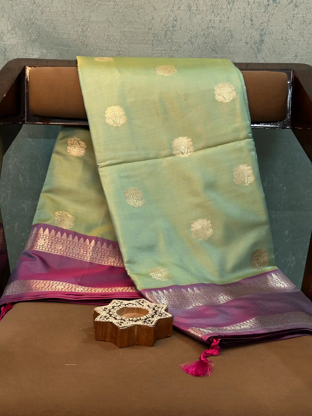 Contemporary Weave Kora Tissue Silk Banarasi Saree