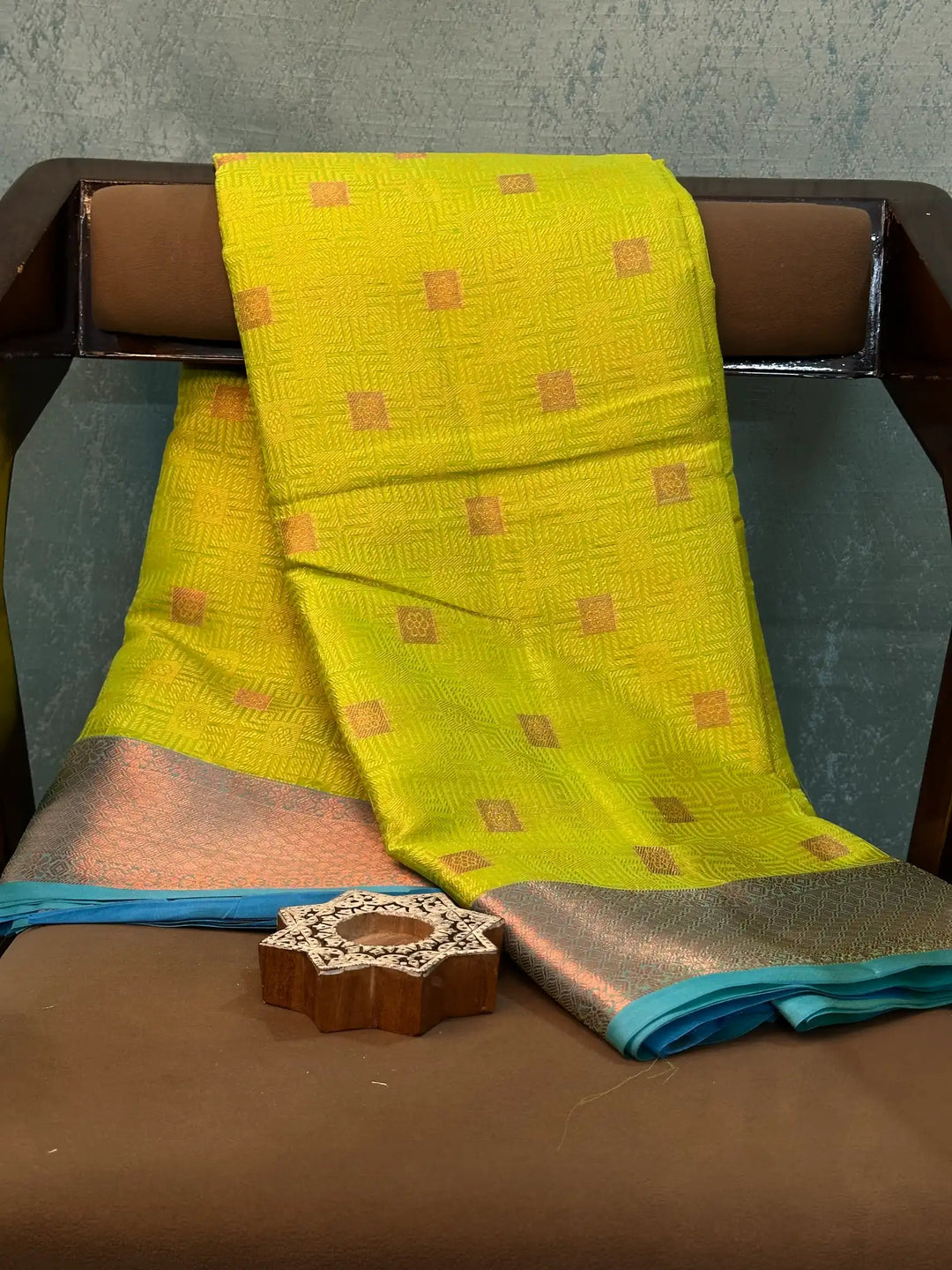Contemporary Weave Kora Tissue Silk Banarasi Saree