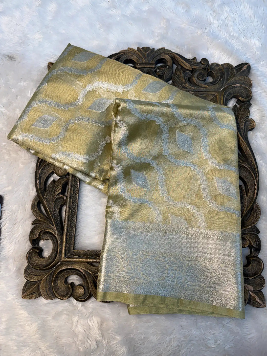 Eccentric Weave Softsilk Traditional Banarasi Saree