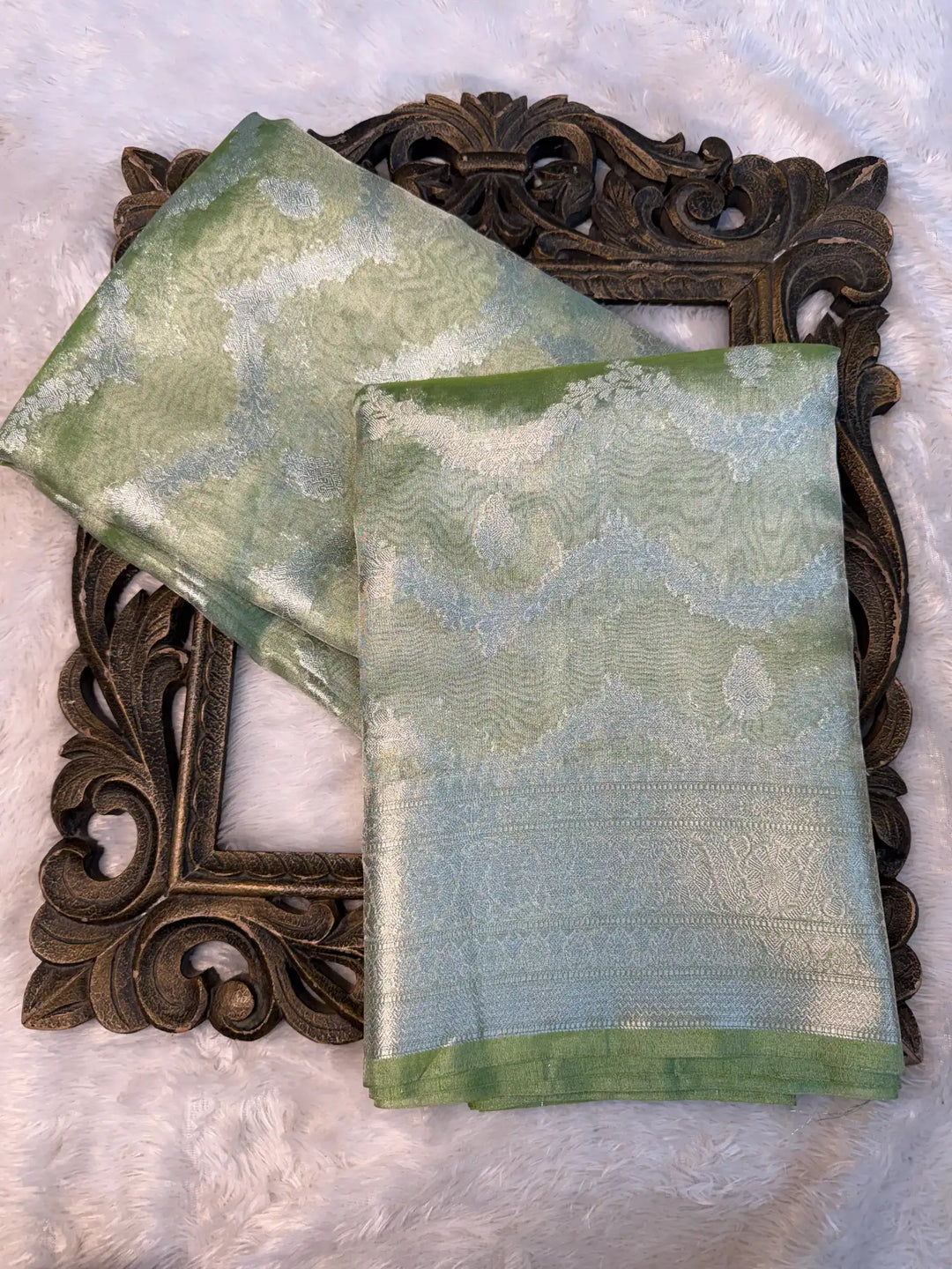 Eccentric Weave Softsilk Traditional Banarasi Saree