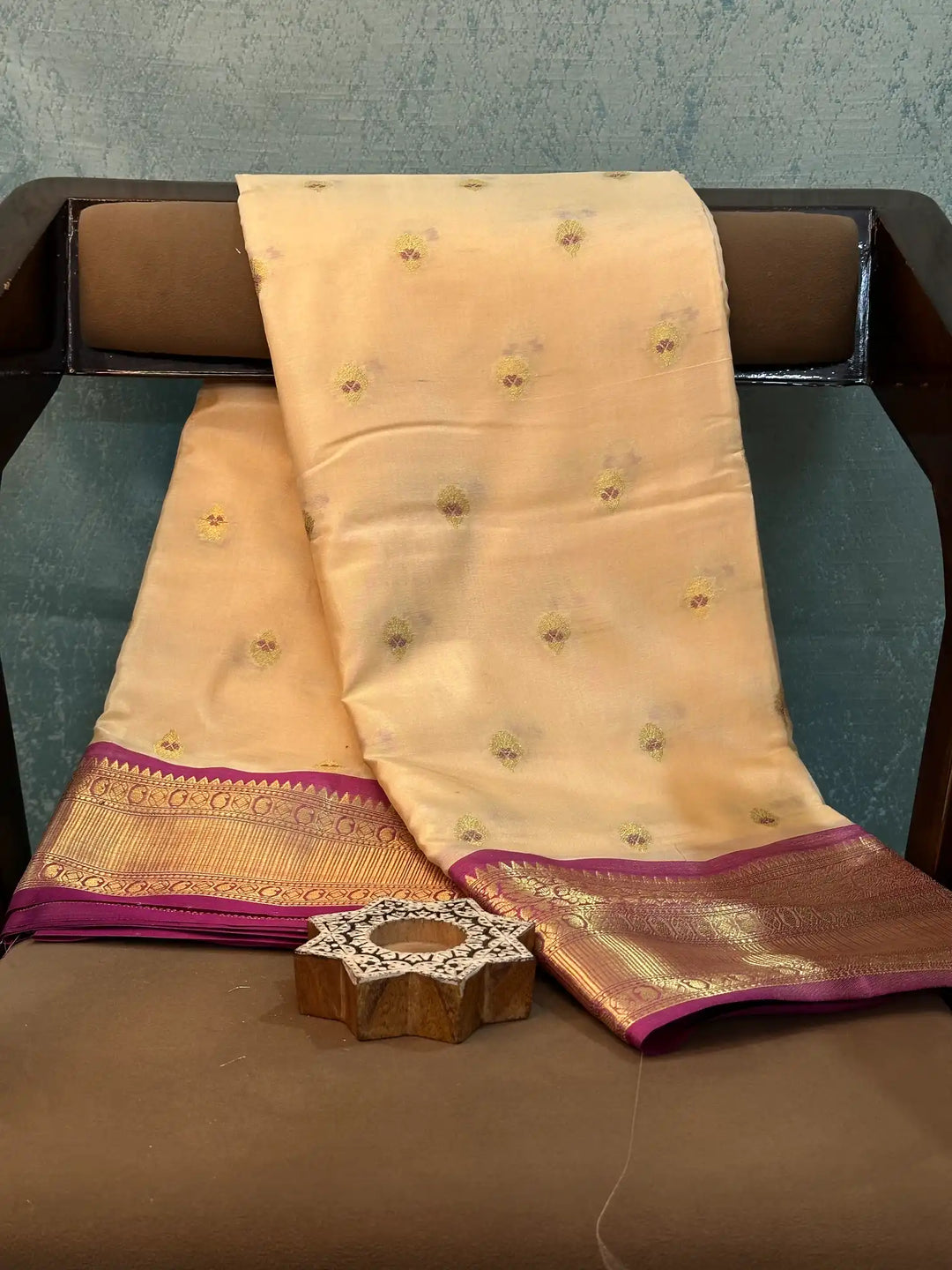 Contemporary Weave Kora Tissue Silk Banarasi Saree