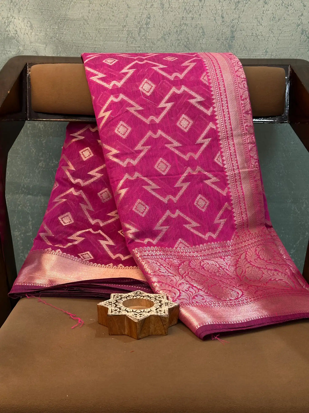 Contemporary Weave Kora Tissue Silk Banarasi Saree