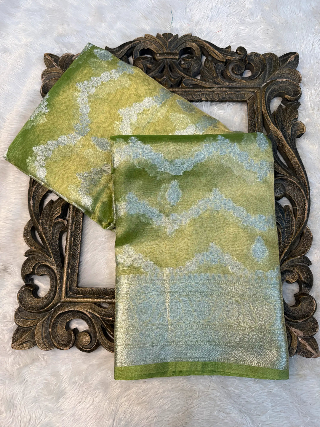 Contemporary Weave Kora Tissue Silk Banarasi Saree