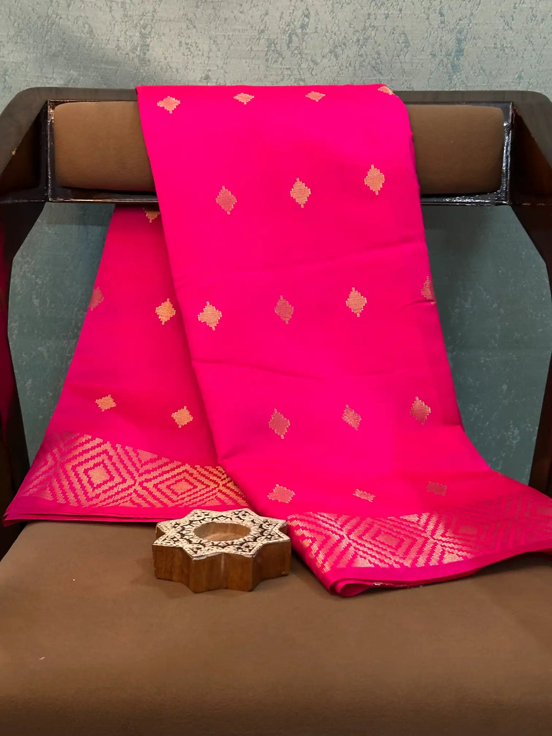 Contemporary Weave Kora Tissue Silk Banarasi Saree