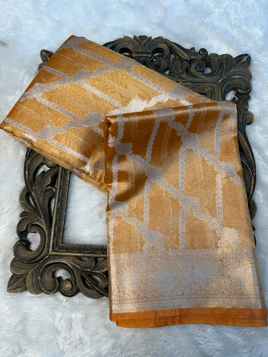 Eccentric Weave Softsilk Traditional Banarasi Saree