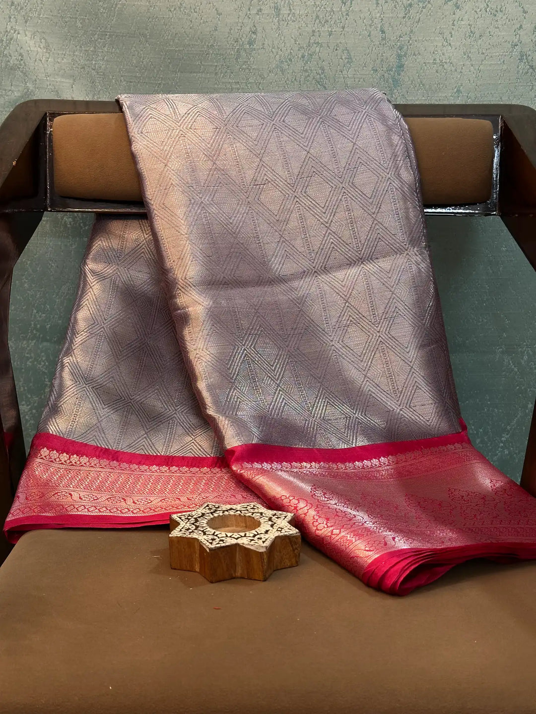 Contemporary Weave Kora Tissue Silk Banarasi Saree