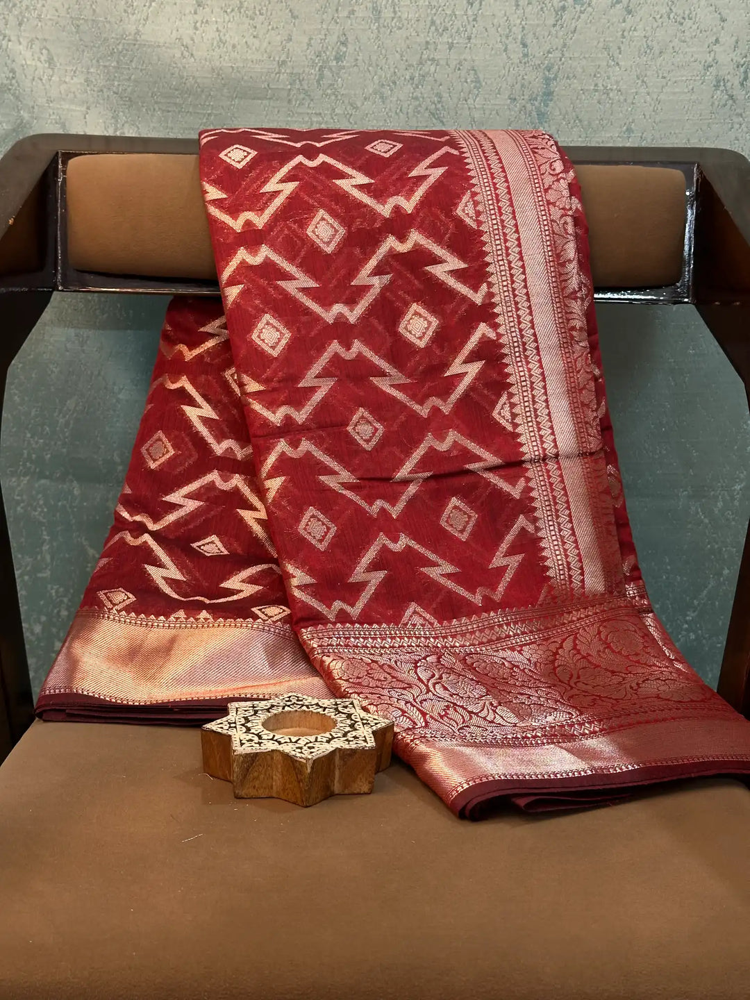 Contemporary Weave Kora Tissue Silk Banarasi Saree
