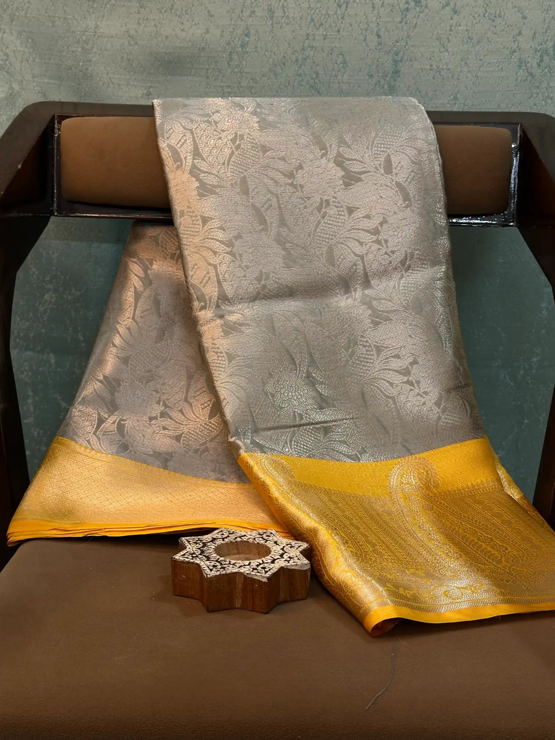 Eccentric Weave Softsilk Traditional Banarasi Saree