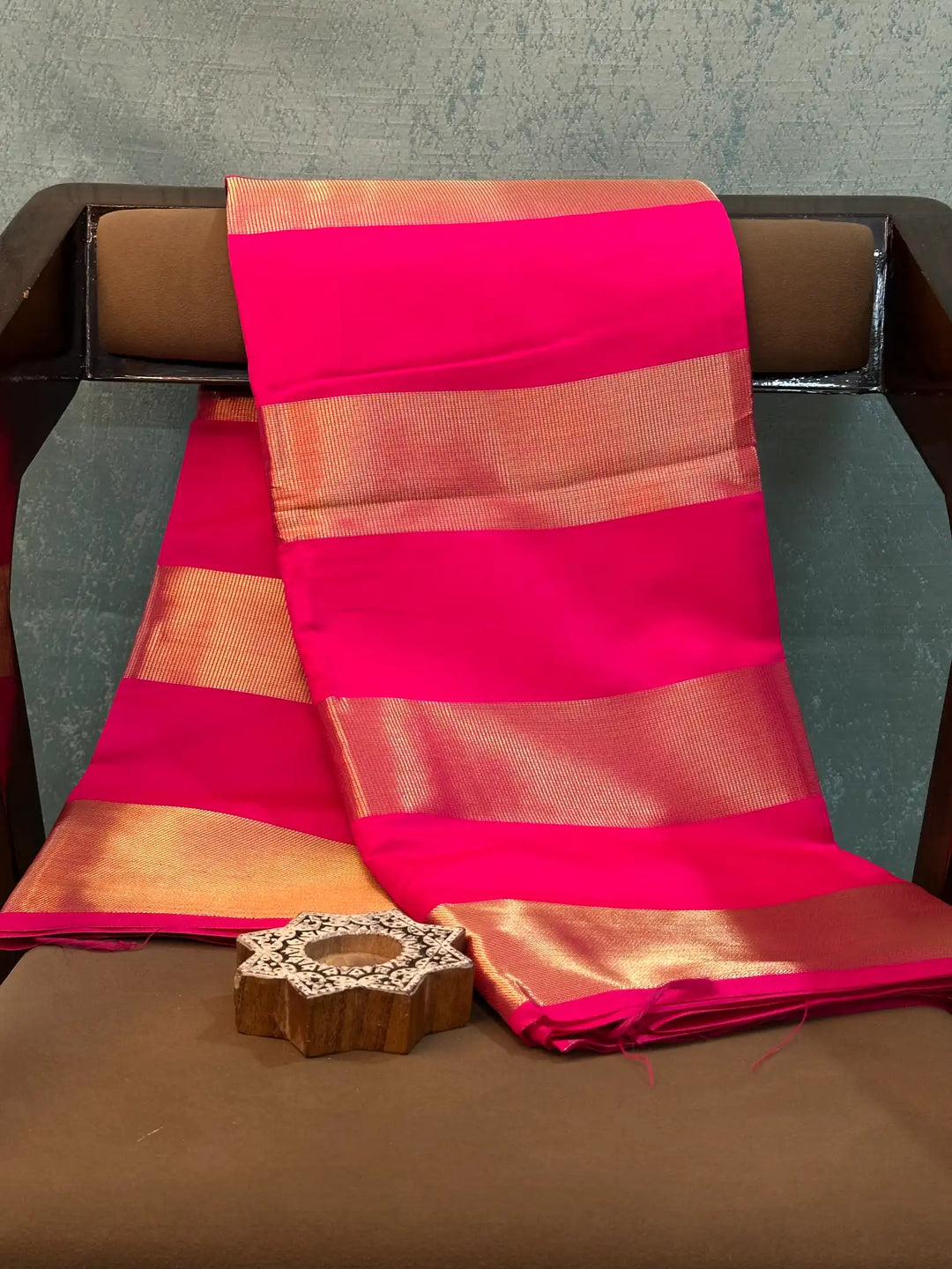 Contemporary Weave Kora Tissue Silk Banarasi Saree