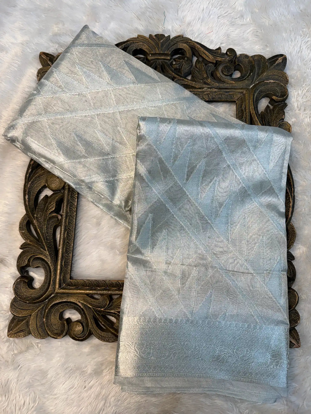 Contemporary Weave Kora Tissue Silk Banarasi Saree