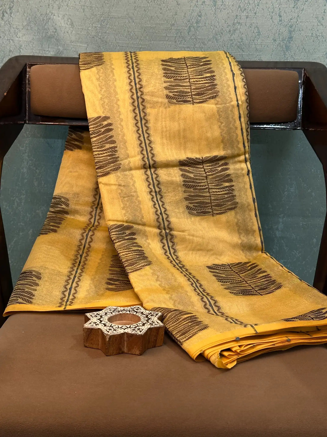 Contemporary Weave Kora Tissue Silk Banarasi Saree
