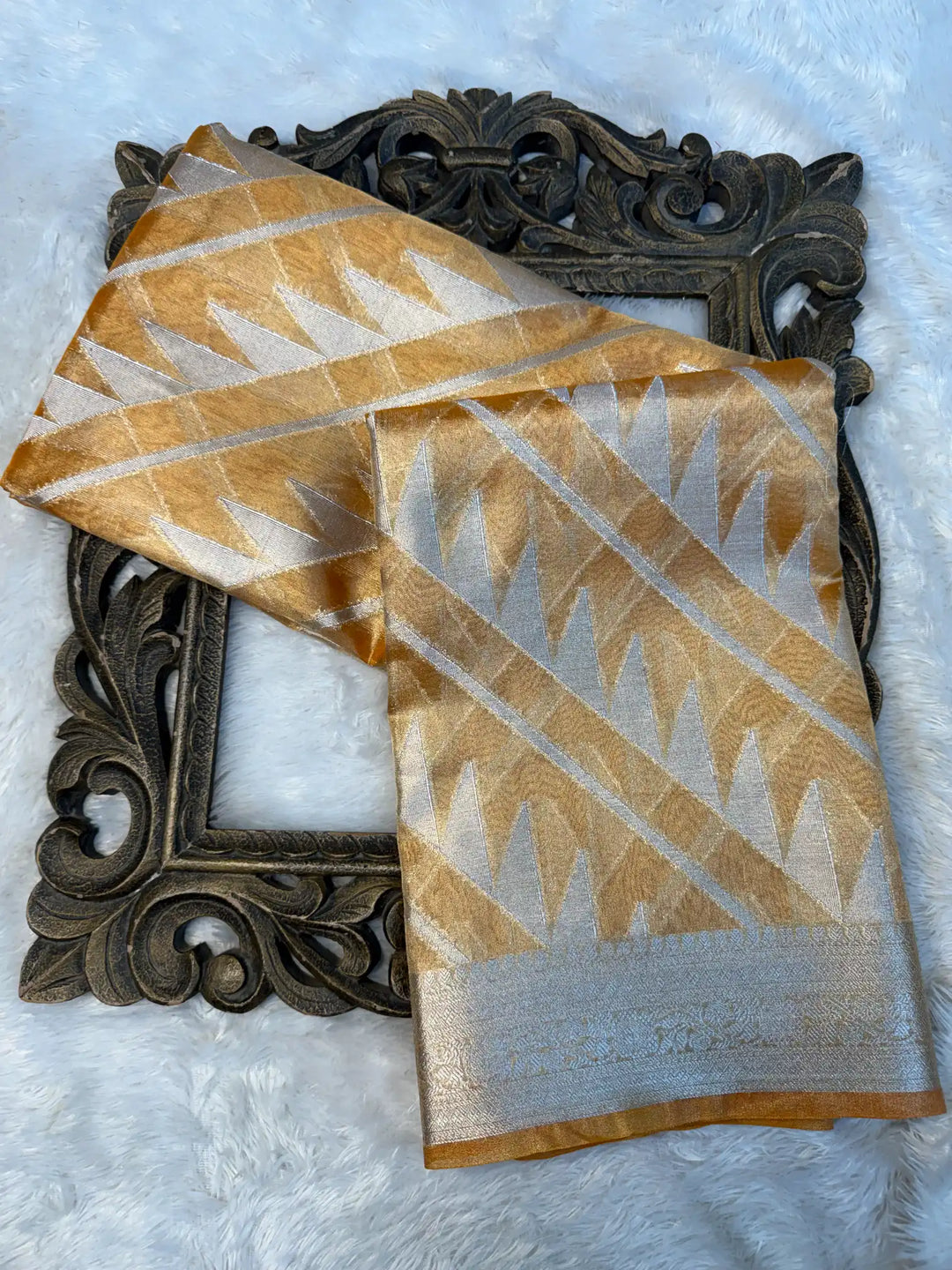 Eccentric Weave Softsilk Traditional Banarasi Saree