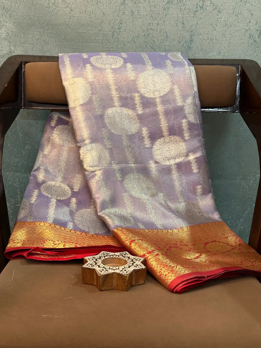 Contemporary Weave Kora Tissue Silk Banarasi Saree