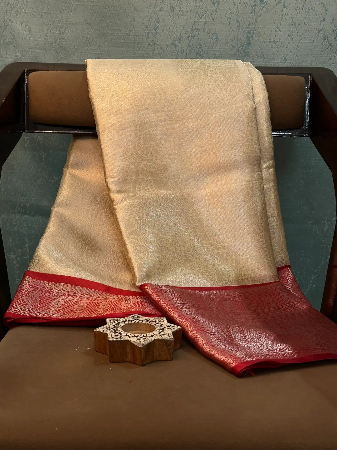Contemporary Weave Kora Tissue Silk Banarasi Saree