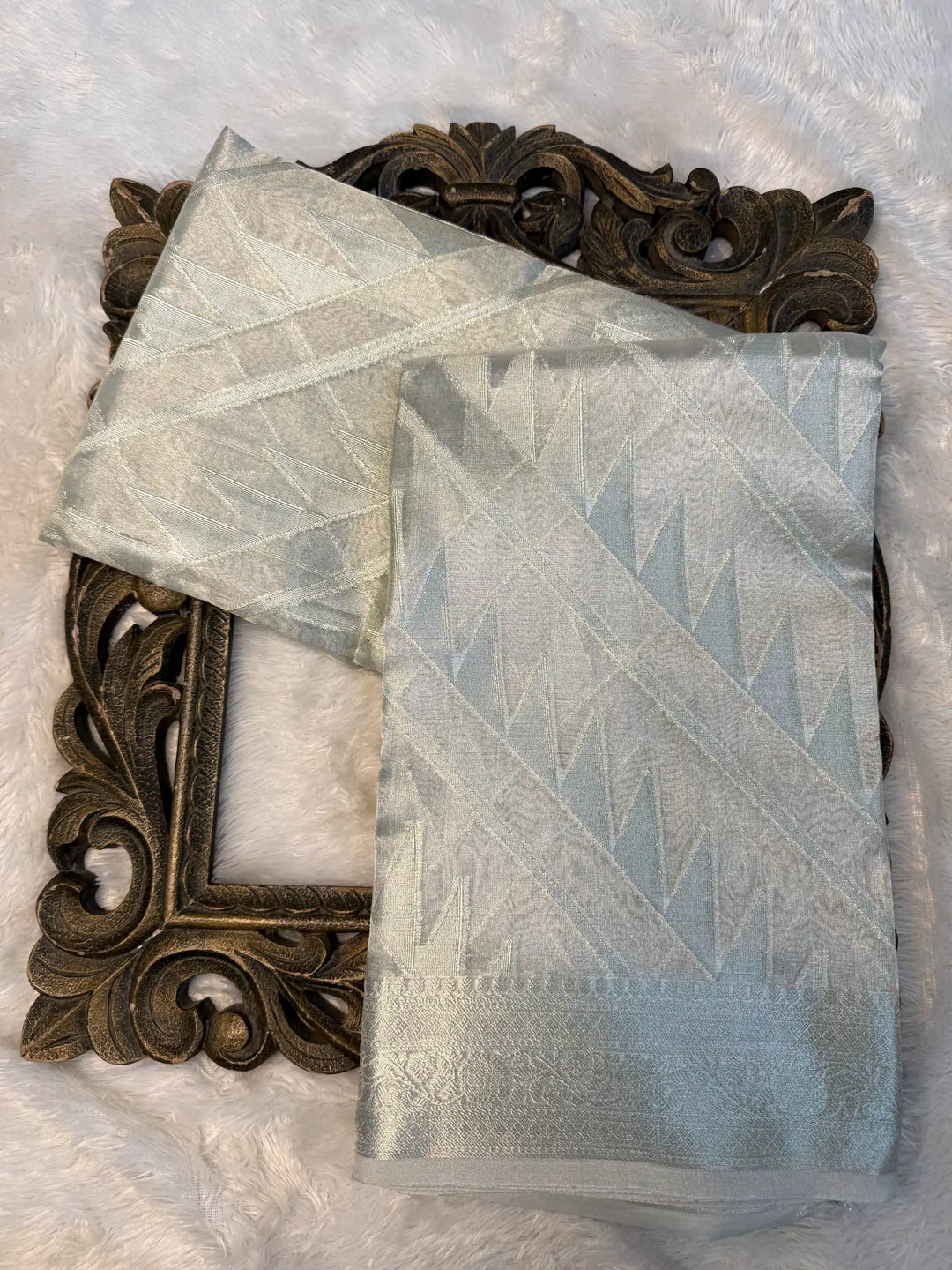 Eccentric Weave Softsilk Traditional Banarasi Saree