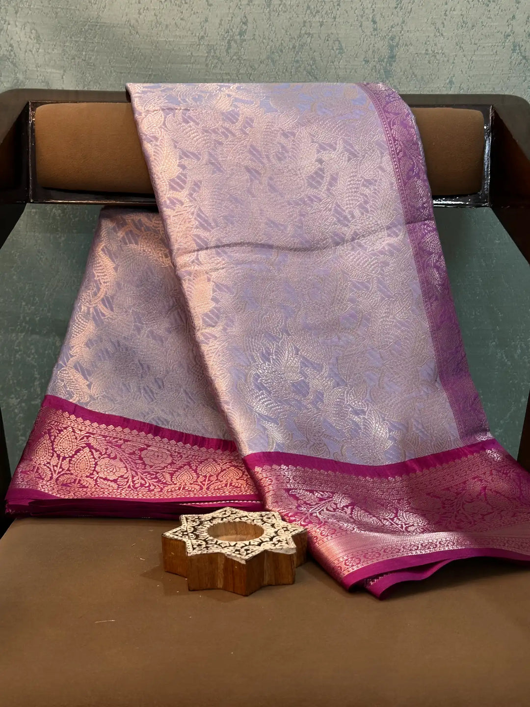 Contemporary Weave Kora Tissue Silk Banarasi Saree