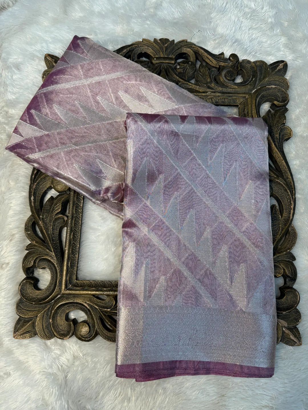 Contemporary Weave Kora Tissue Silk Banarasi Saree
