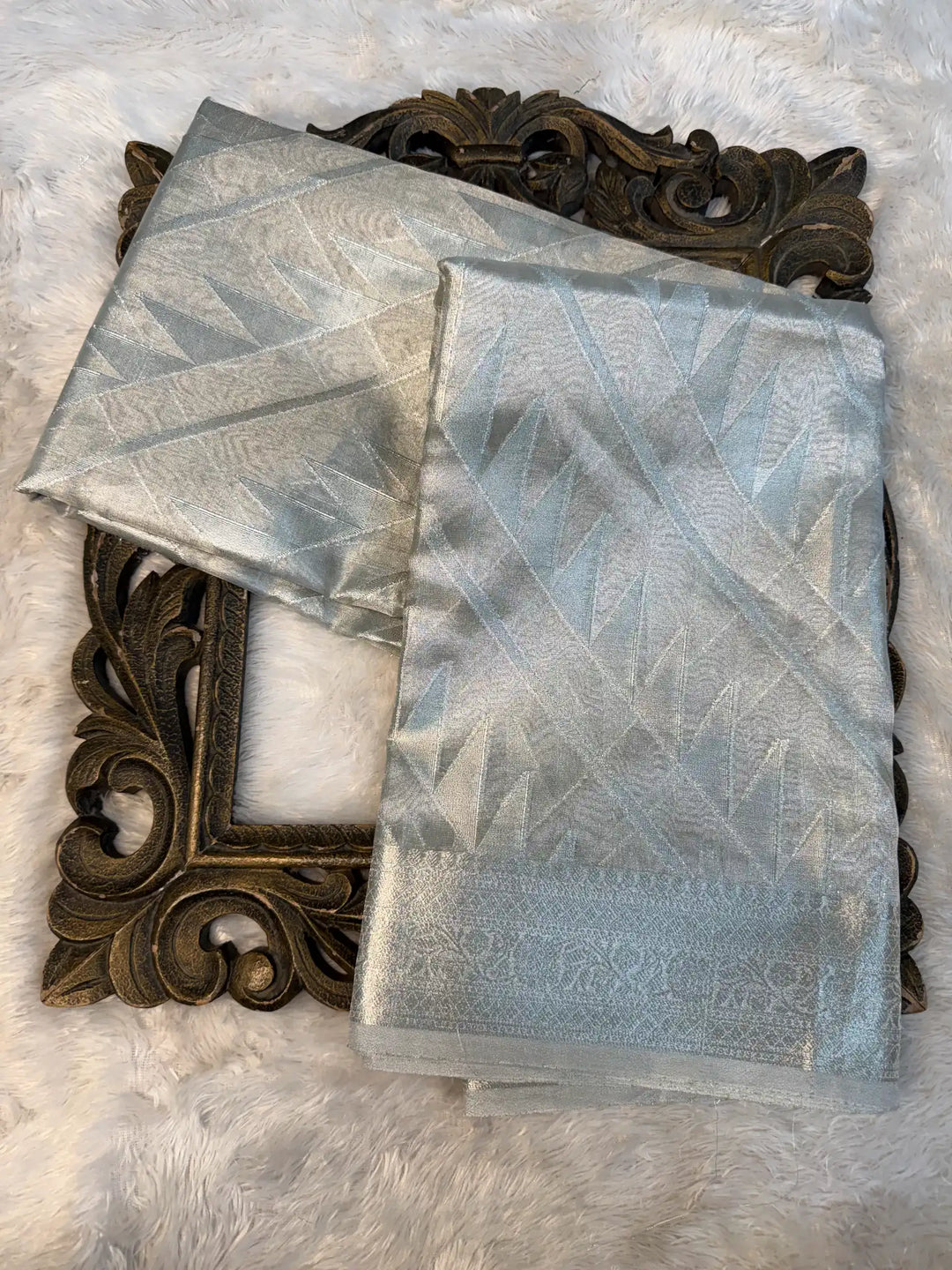 Eccentric Weave Softsilk Traditional Banarasi Saree