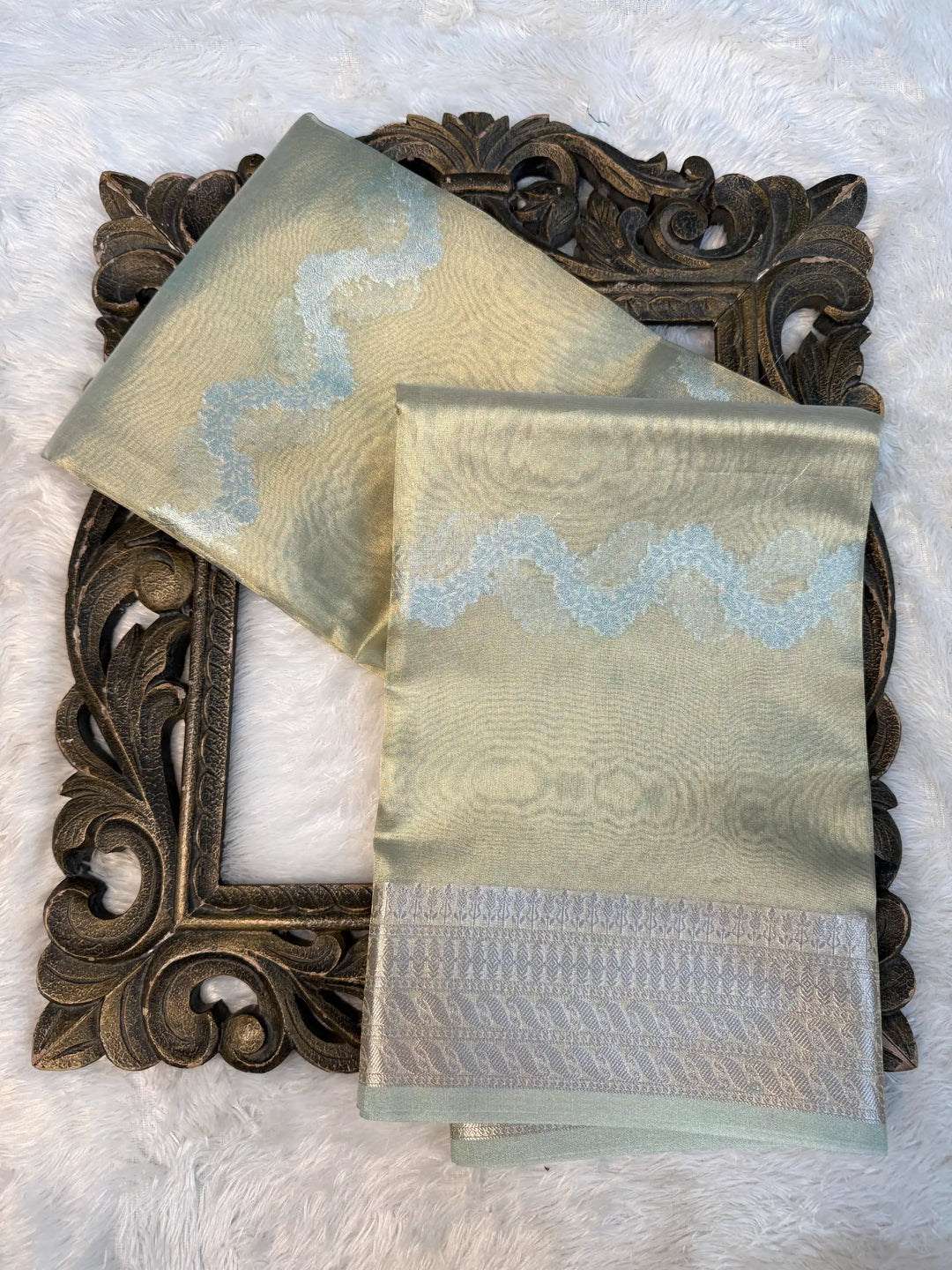 Eccentric Weave Softsilk Traditional Banarasi Saree