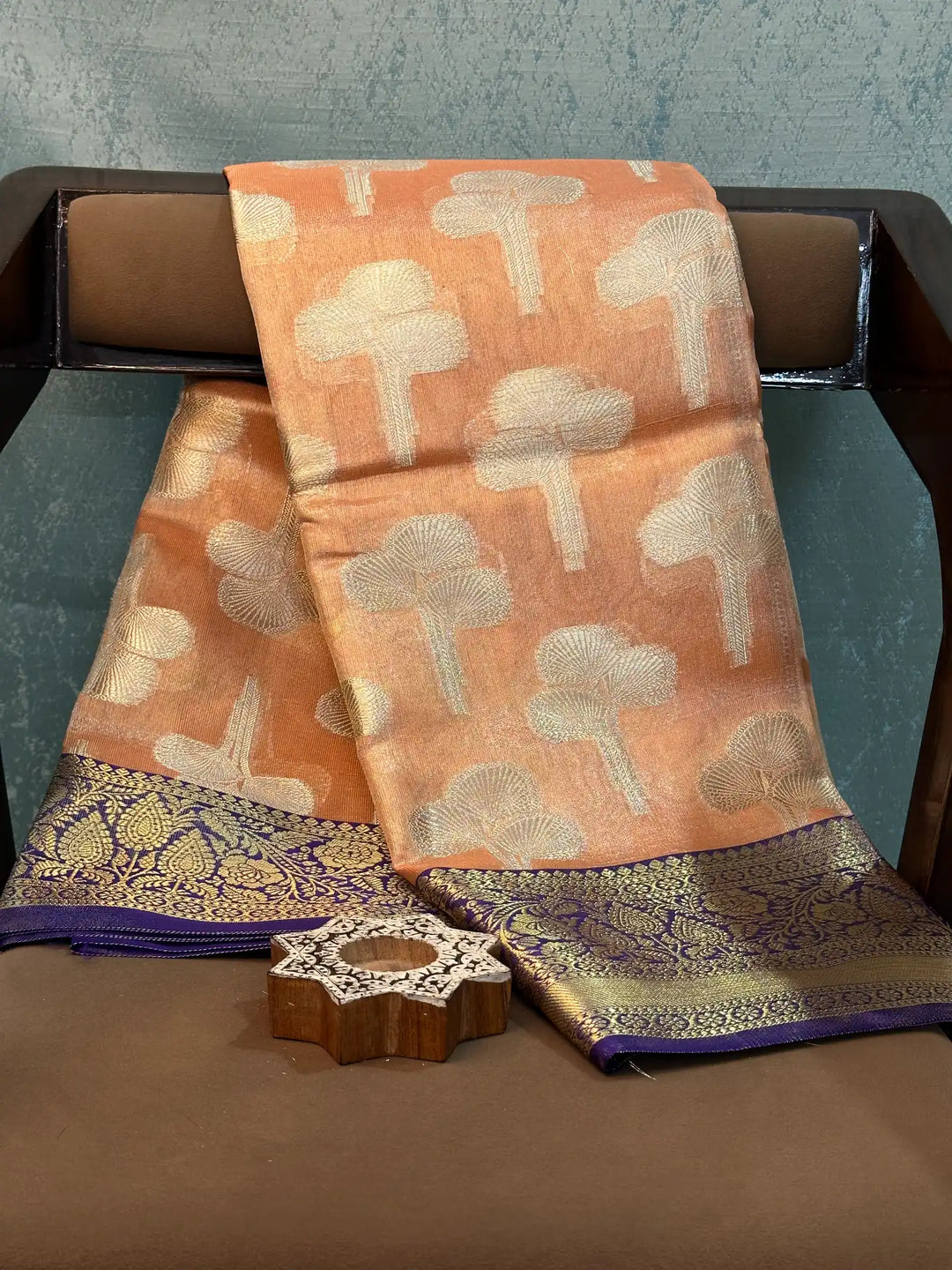 Contemporary Weave Kora Tissue Silk Banarasi Saree