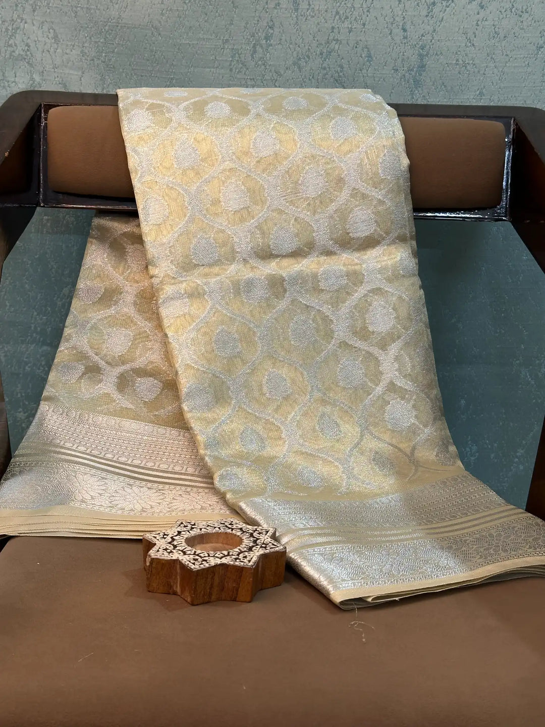 Contemporary Weave Kora Tissue Silk Banarasi Saree