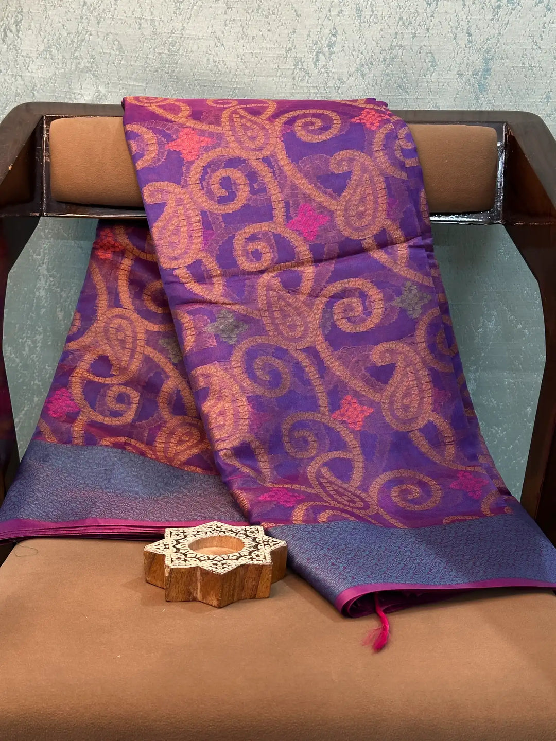 Contemporary Weave Kora Tissue Silk Banarasi Saree