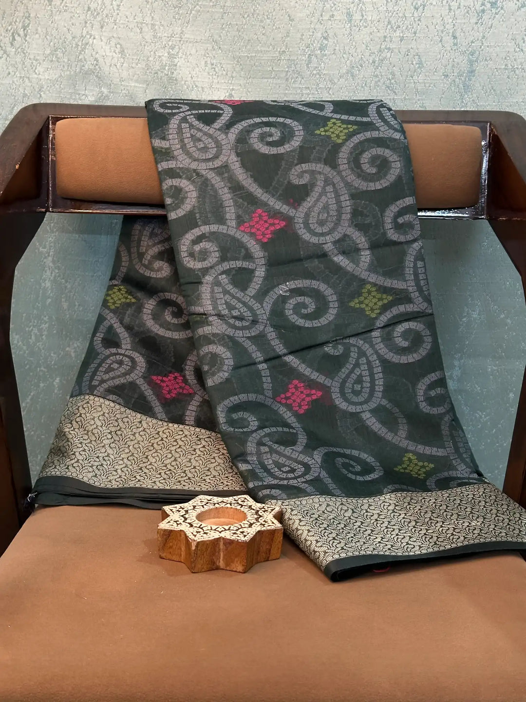 Contemporary Weave Kora Tissue Silk Banarasi Saree