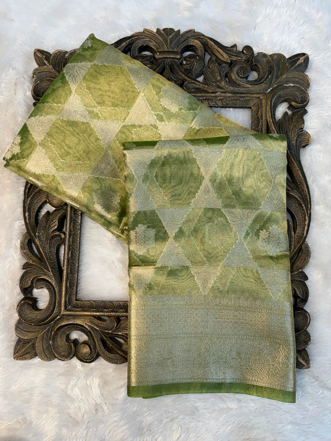 Eccentric Weave Softsilk Traditional Banarasi Saree
