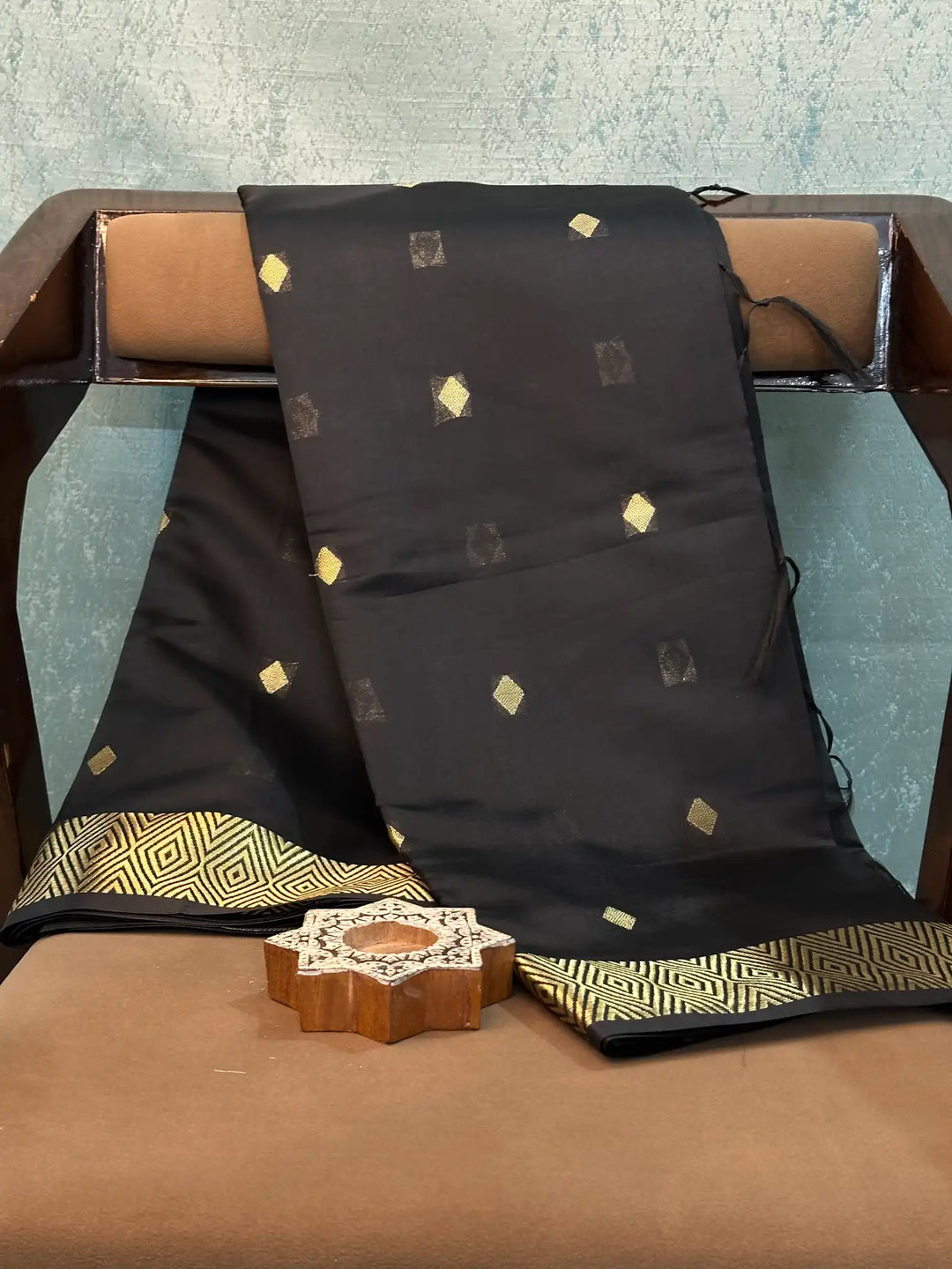 Contemporary Weave Kora Tissue Silk Banarasi Saree