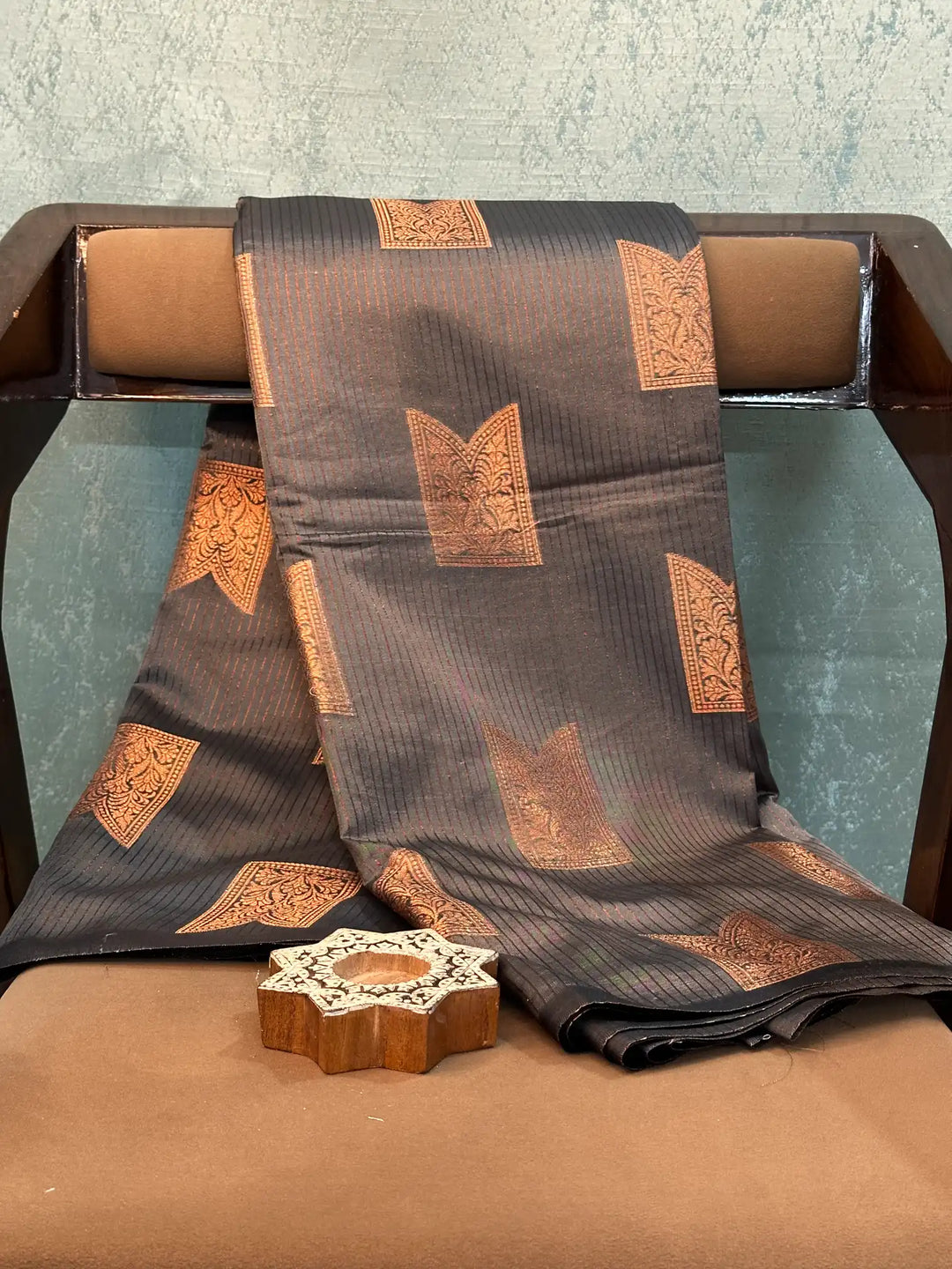 Contemporary Weave Kora Tissue Silk Banarasi Saree