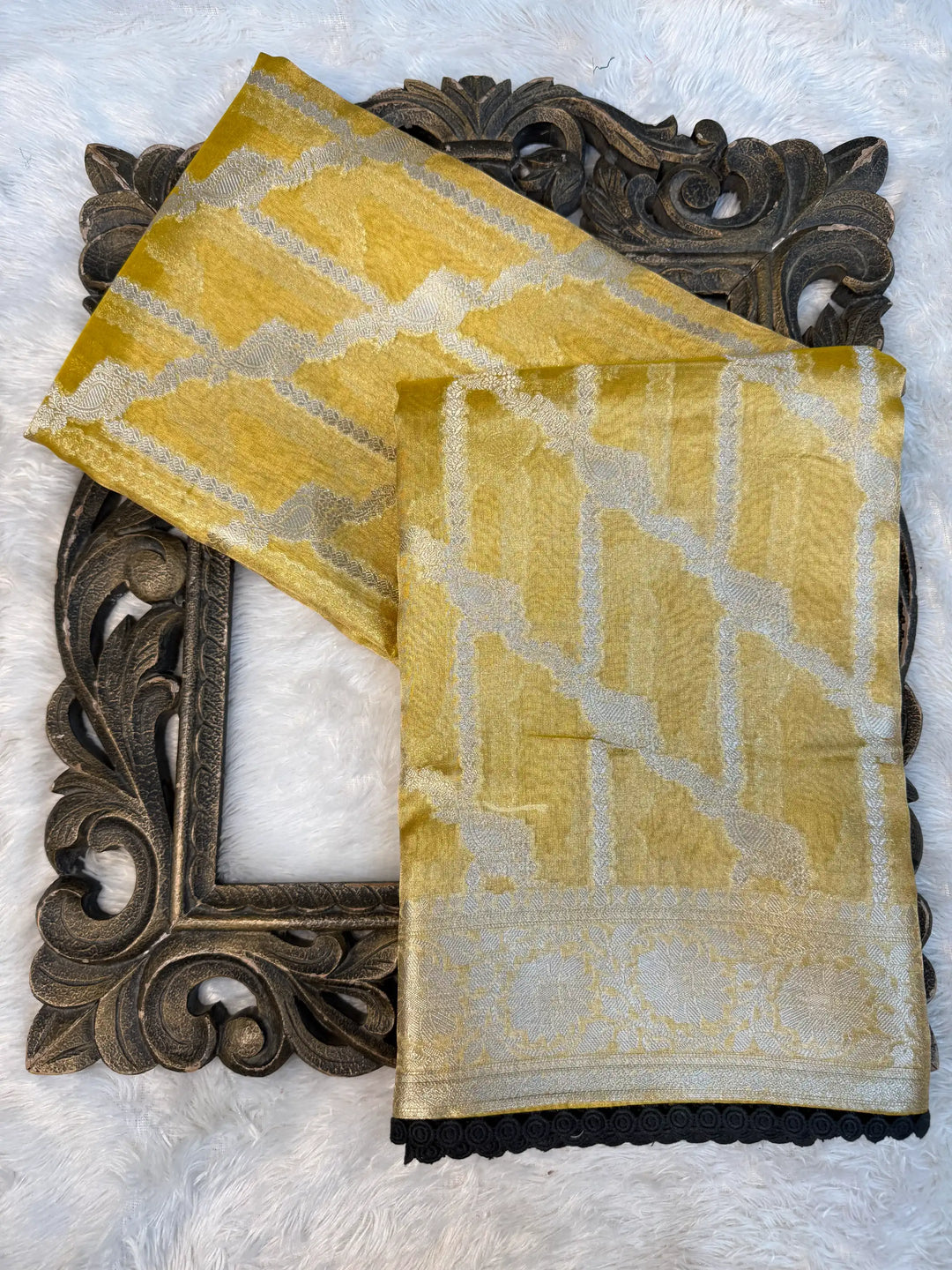 Contemporary Weave Kora Tissue Silk Banarasi Saree
