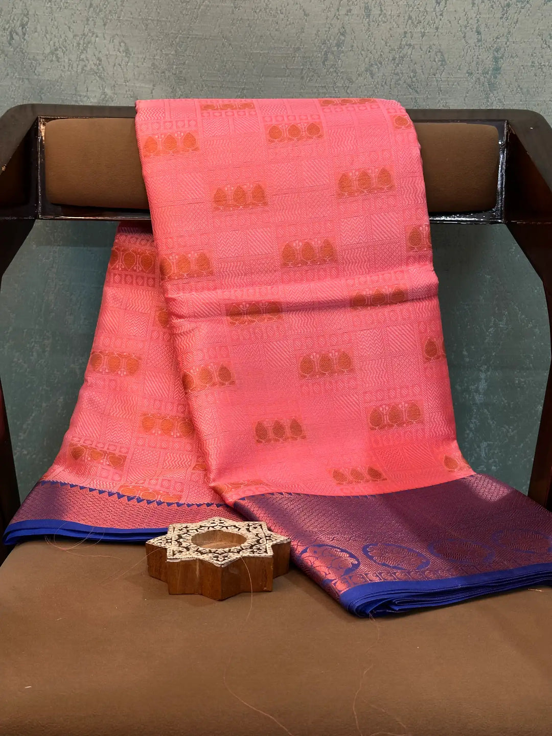 Contemporary Weave Kora Tissue Silk Banarasi Saree