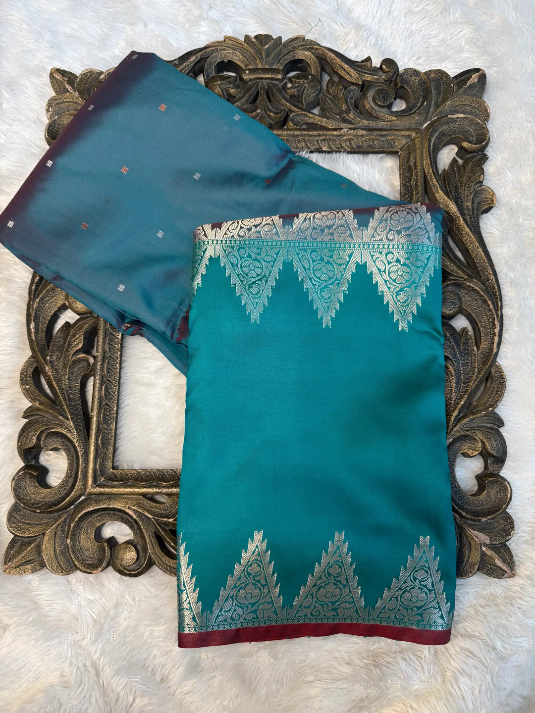 Contemporary Weave Kora Tissue Silk Banarasi Saree