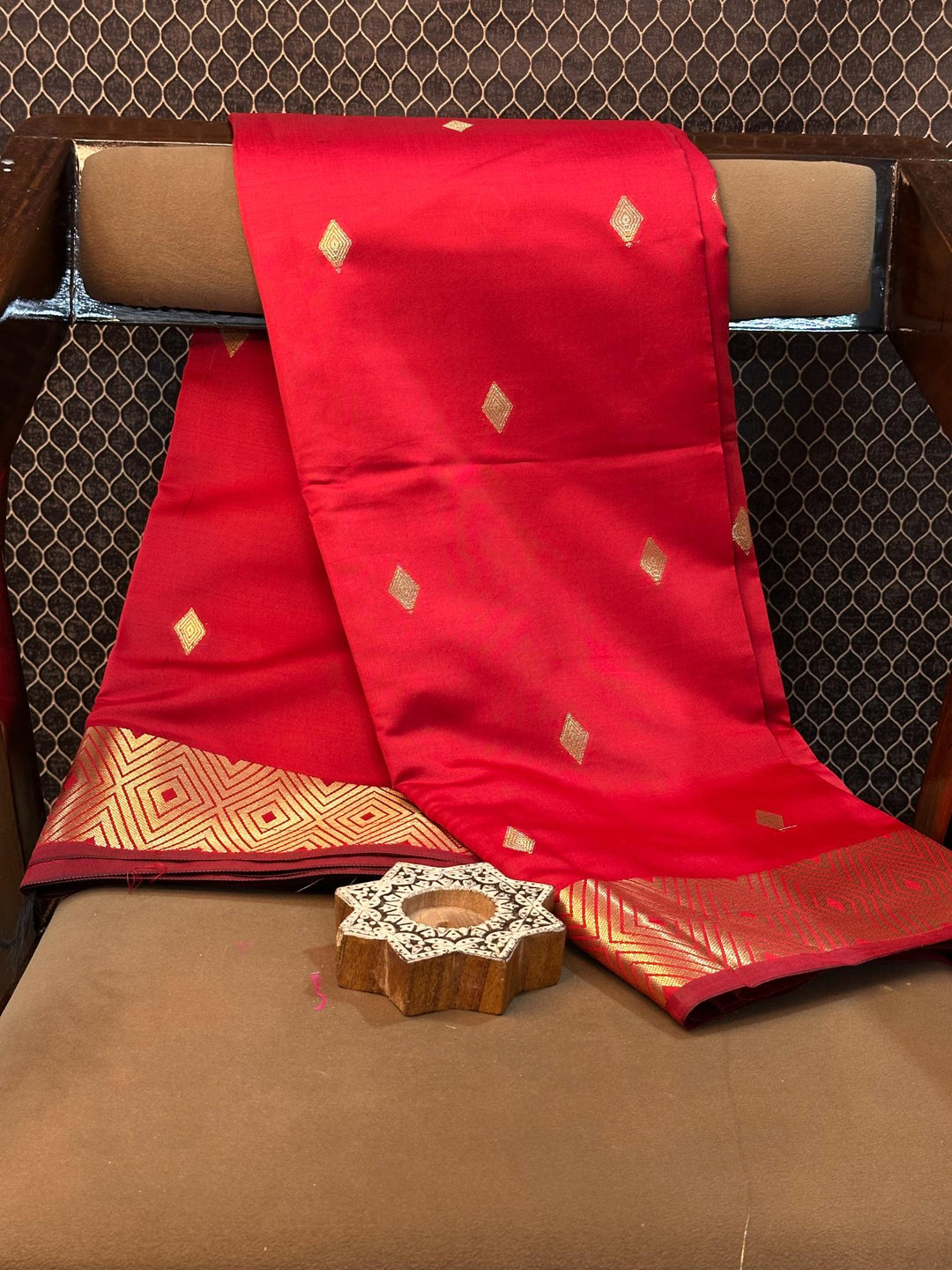 Eccentric Zari Weave Softsilk Heritage Banarasi Saree