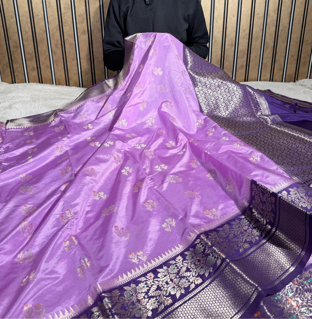 Lavender Raw Chinia Silk Flower Buta Banarasi Saree