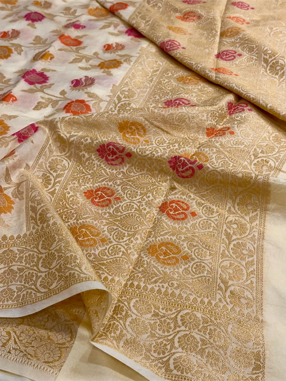 Light Cream Warm Silk Tilfi Meenakari Banarasi Saree