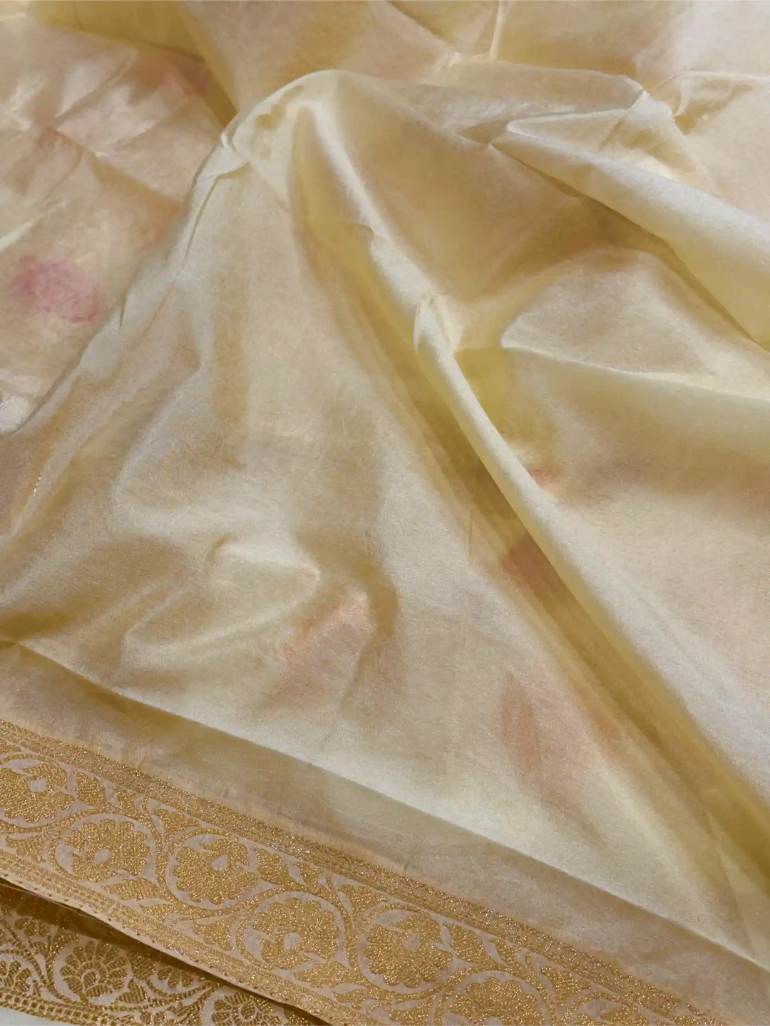 Light Cream Warm Silk Tilfi Meenakari Banarasi Saree