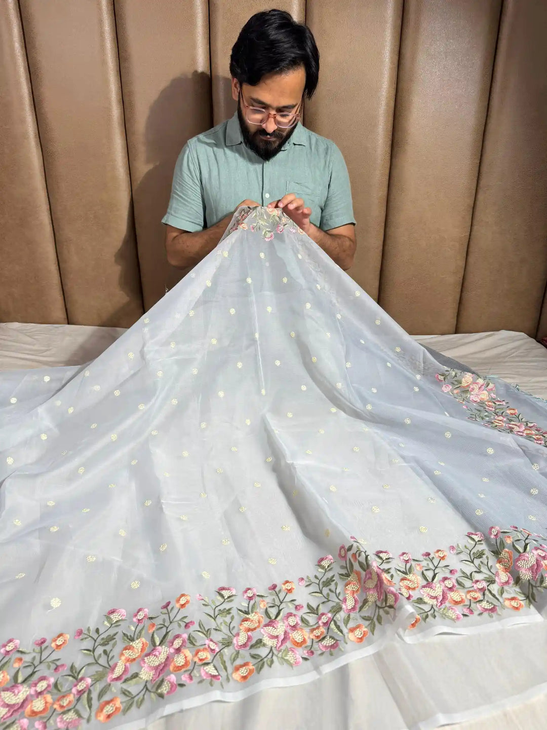 Light Gray Banarasi organza silk with NoorTaar technique border and pallu work with premium tassels (Copy)