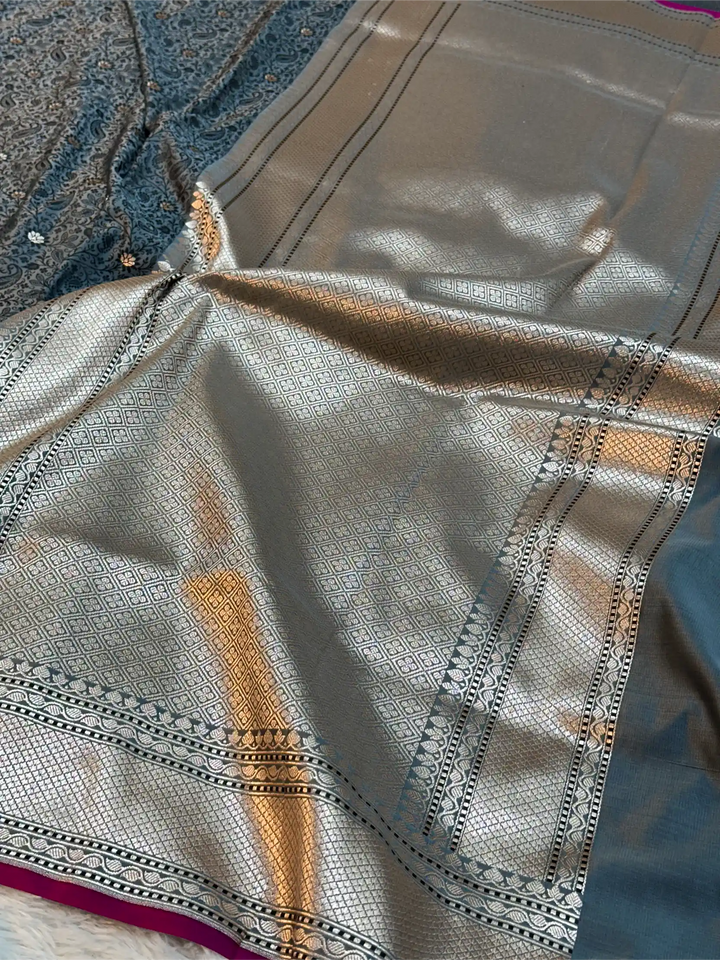 Light Grey Intricate Mashru Katan Silk Tanchoi Banarasi Saree
