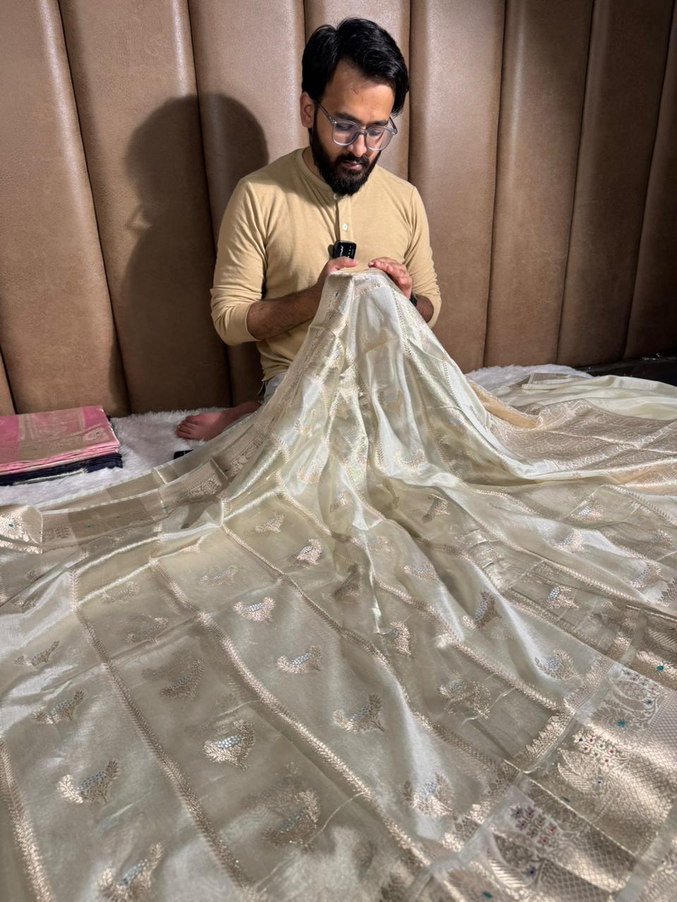 Light Ivory Rare Chinia Tissue Heritage Banarasi Saree 