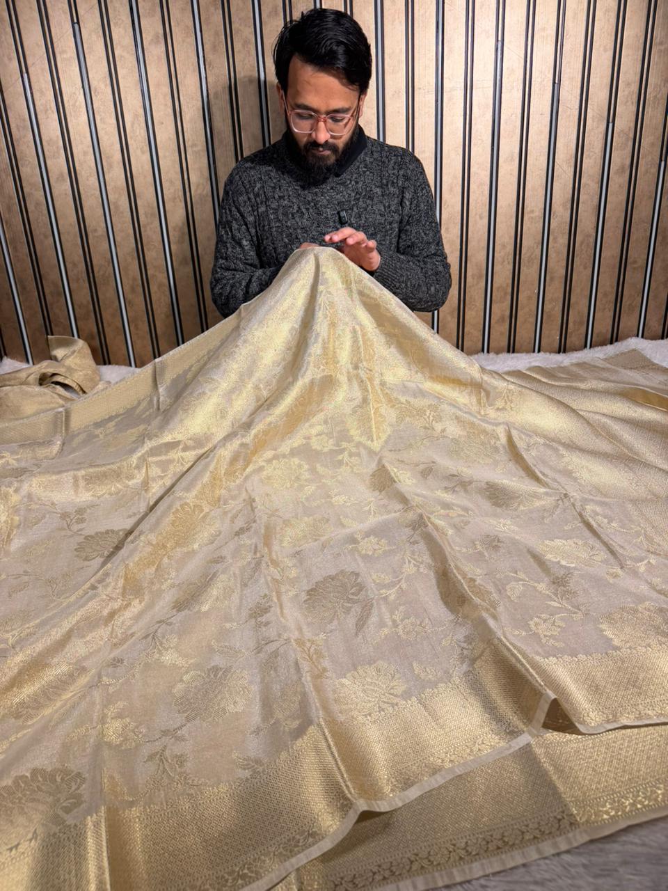 Light Ivory Soft Tissue Silk Heritage Grand Floral Weave Banarasi Saree