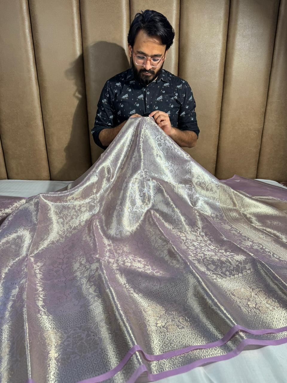Light Lavender Kanjivaram Bridal Tissue Silk Saree with Rich pallu and blouse