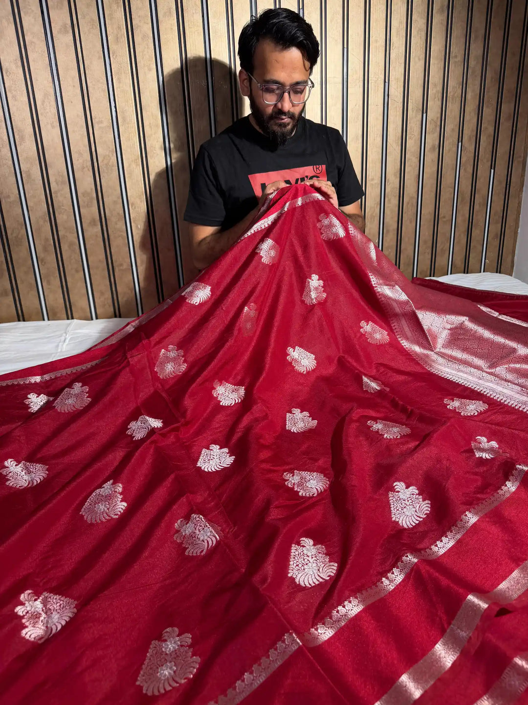 Light Maroon Chinia Silk Heritage Buta Weave Banarasi Saree