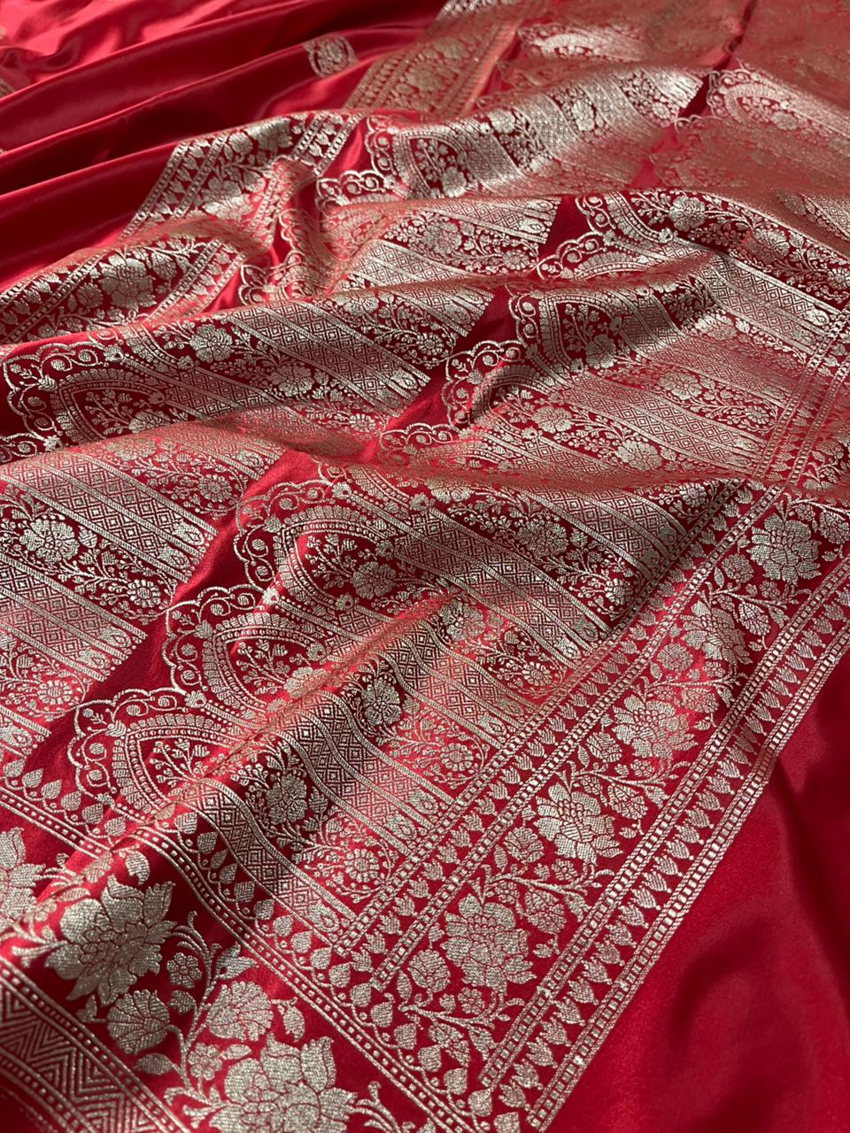 Light Maroon Mashru Katan Silk Eccentric Buta Banarasi Saree