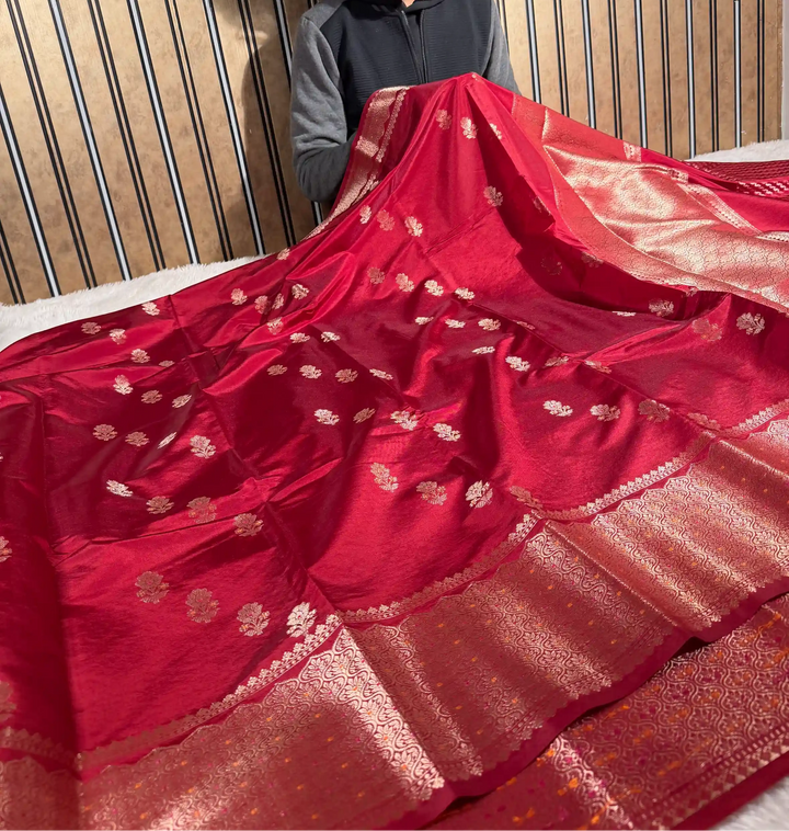 Light Maroon Viscose Chinia Silk Traditional Weave Banarasi Saree