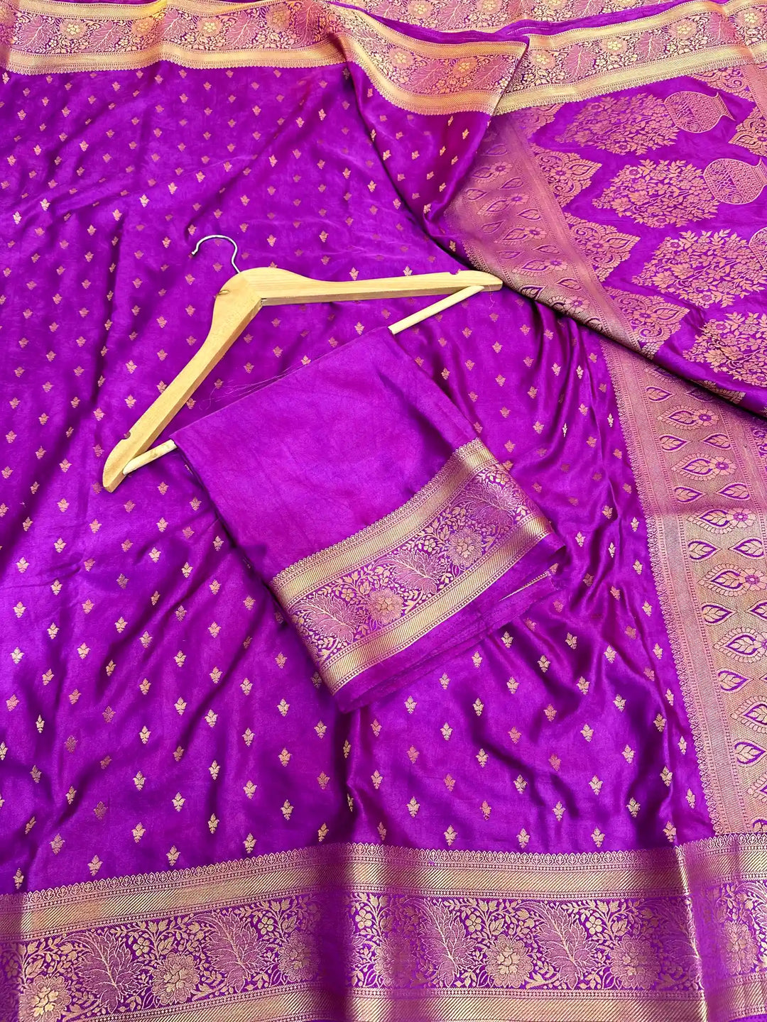 Light Purple Satin Crepe Silk Zari Motifs Banarasi Saree