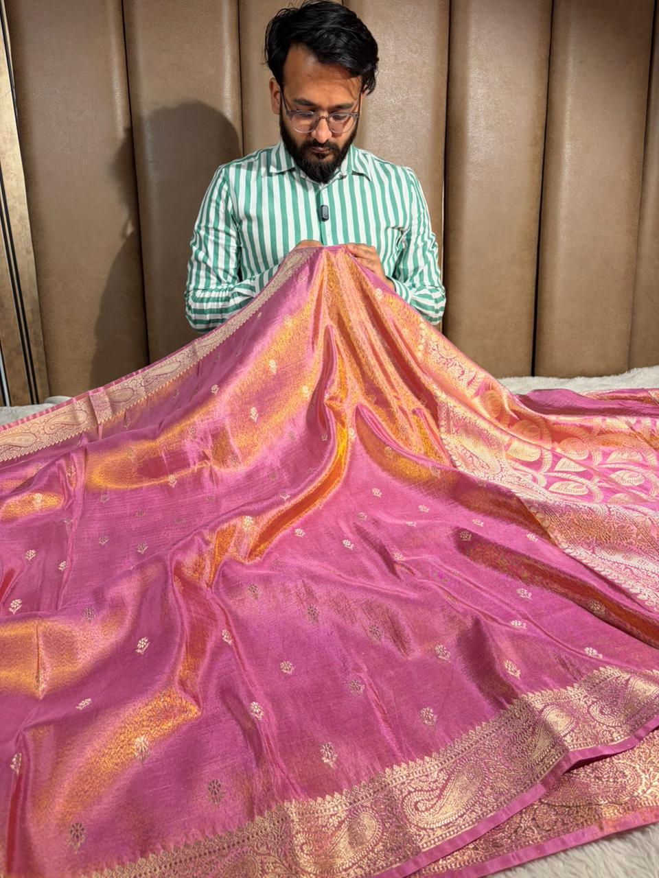 Lilac Pink Tissue Silk Traditional Buti Weave Banarasi Saree